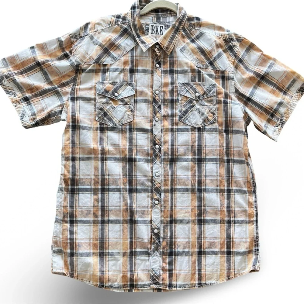 Mens BKE vintage short sleeve pearl snap. Distressed.